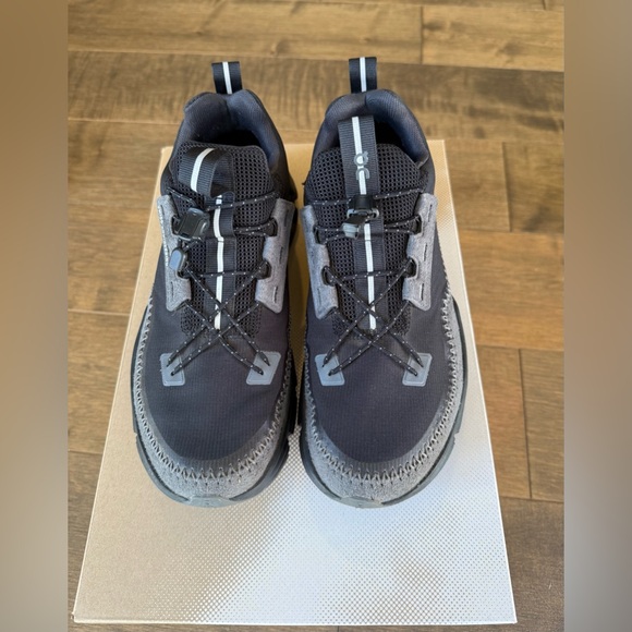 On Women’s Cloudaway Trail Size 7.5 Black Rock - Picture 2 of 11